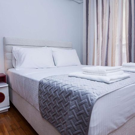 Central 2 Bd Apt With Balcony By Monastiraki Αθήνα Εξωτερικό φωτογραφία