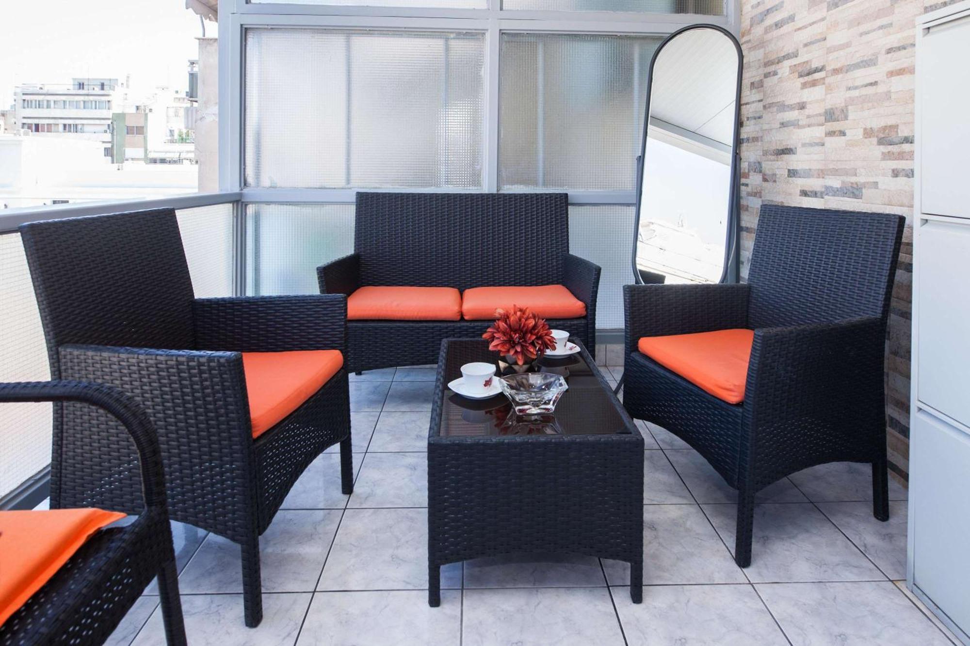 Central 2 Bd Apt With Balcony By Monastiraki Αθήνα Εξωτερικό φωτογραφία