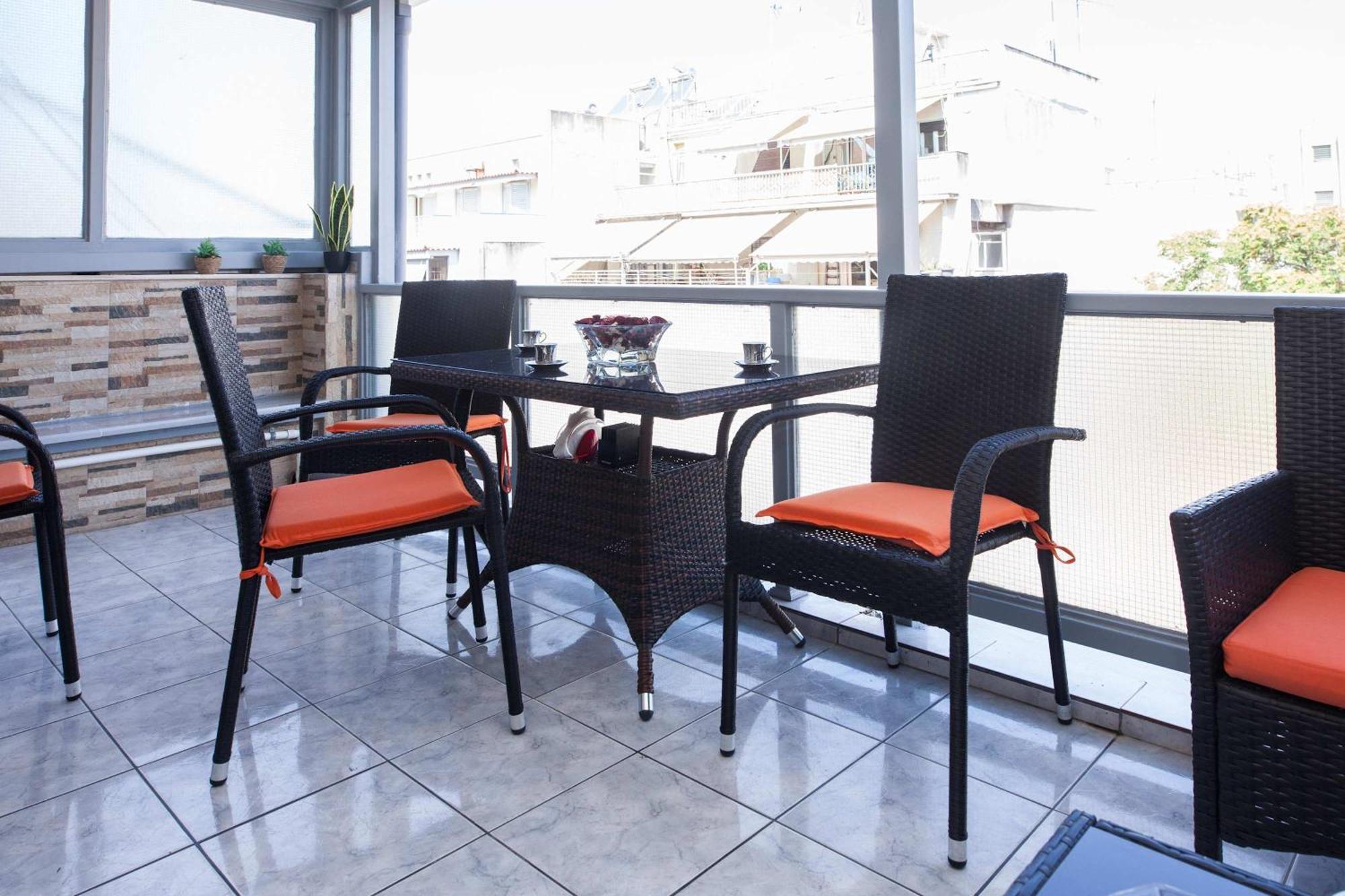 Central 2 Bd Apt With Balcony By Monastiraki Αθήνα Εξωτερικό φωτογραφία