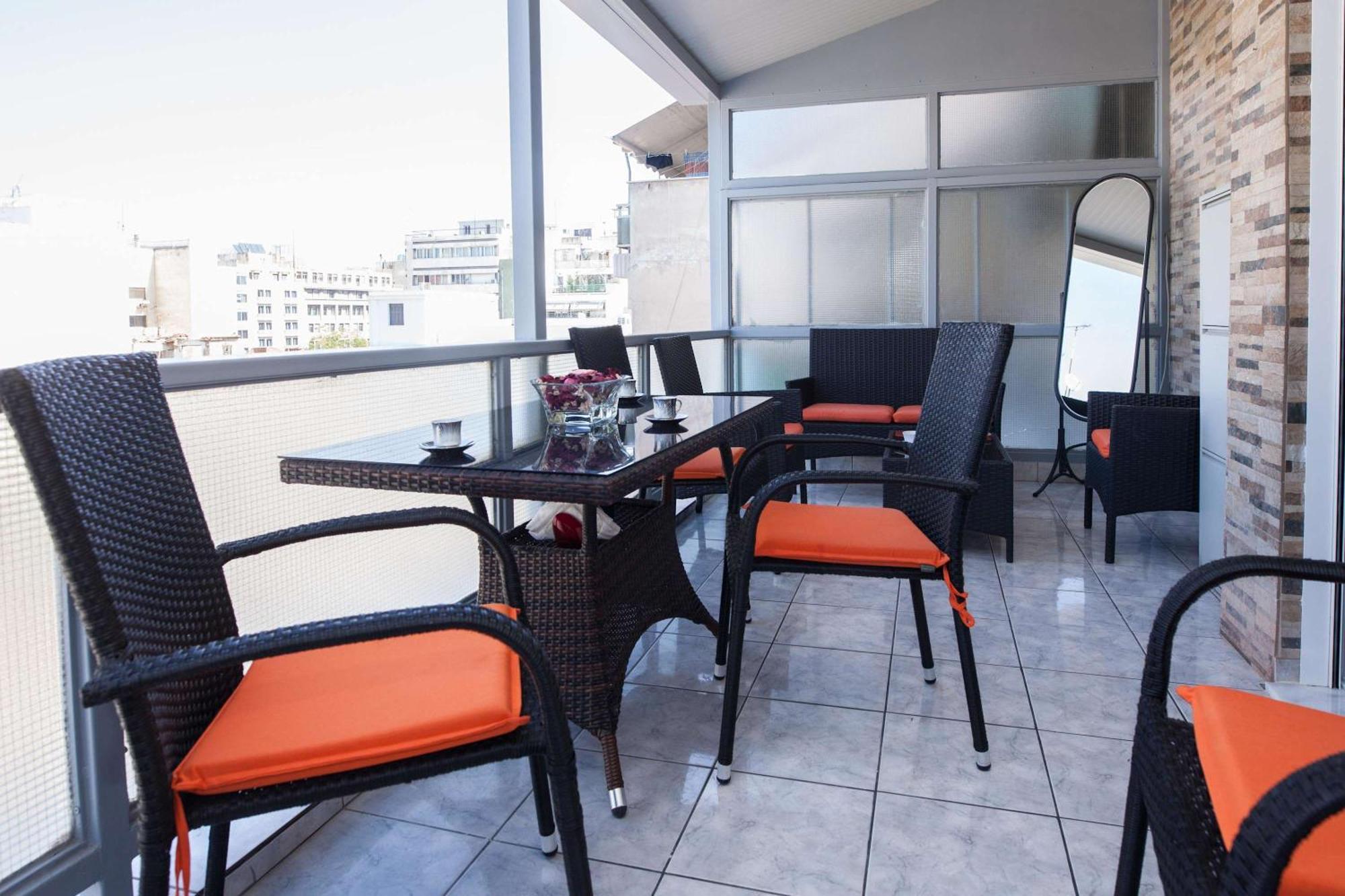 Central 2 Bd Apt With Balcony By Monastiraki Αθήνα Εξωτερικό φωτογραφία